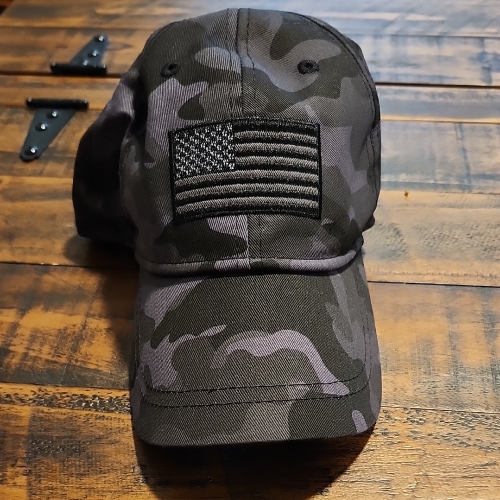 Nwot Black Camouflage Cap with Flag Patch - Picture 5 of 6